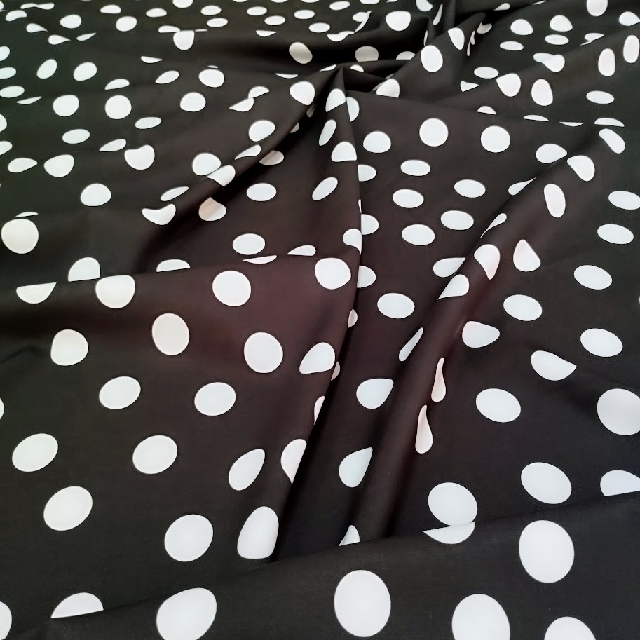 Tela elastizada de lunares, ideal para vestidos de flamenca
