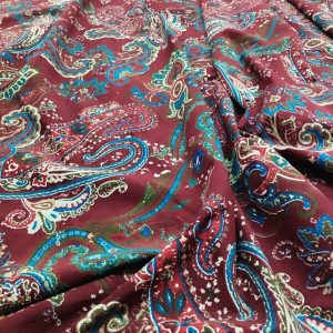 Tela de micropana granate cachemira