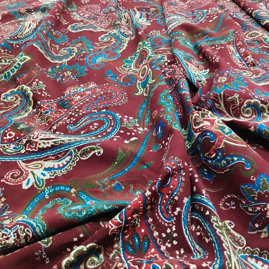 Tela de micropana granate cachemira